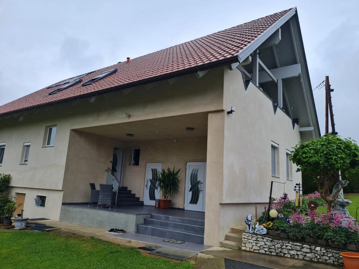 Dahoam By Fam. Franz Apartment Gamlitz Exterior photo