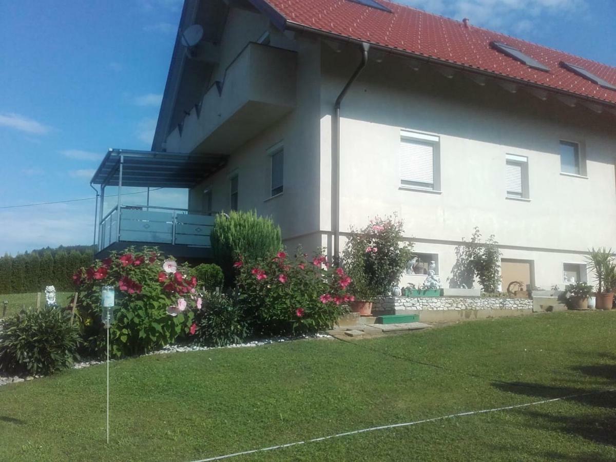 Dahoam By Fam. Franz Apartment Gamlitz Exterior photo